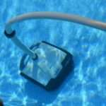 Dolphin Hybrid Platinum in piscina