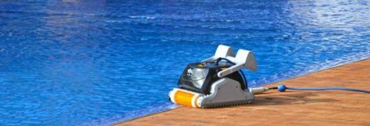 Robot pulitore piscine Maytronics dolphin explorer11